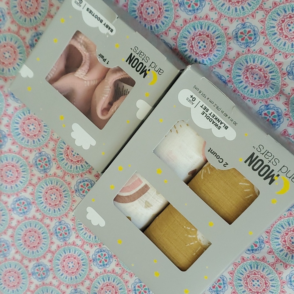 Booties & swaddles NIB